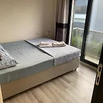 Cesme-muestakil Oezel Havuzlu 4 Arti 1 Willa *