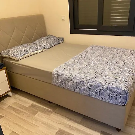 Cesme-muestakil Oezel Havuzlu 4 Arti 1 * Cesme