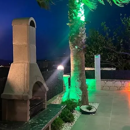Vila Cesme-muestakil Oezel Havuzlu 4 Arti 1 *