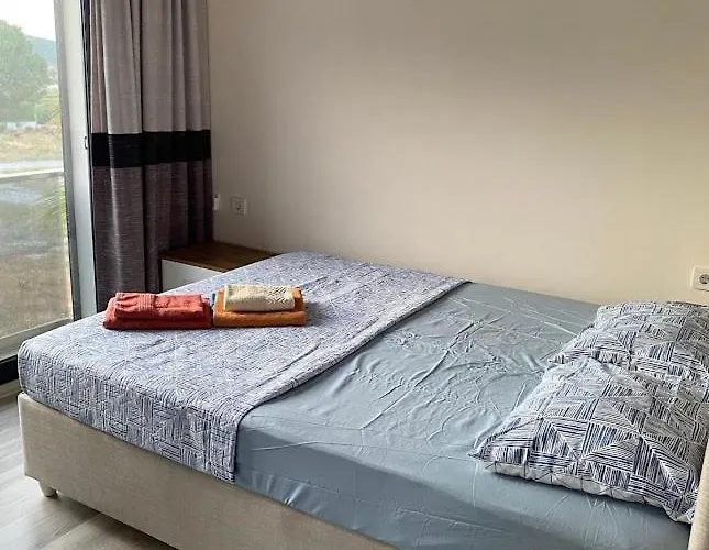 Villa Cesme-muestakil Oezel Havuzlu 4 Arti 1